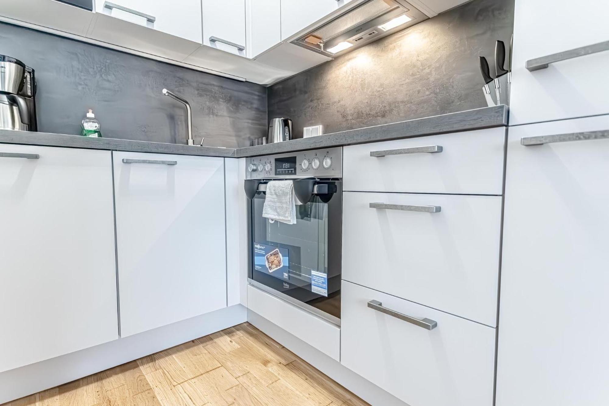 Charming 1Br, Steps From Reumannplatz U1 Apartment เวียนนา ภายนอก รูปภาพ
